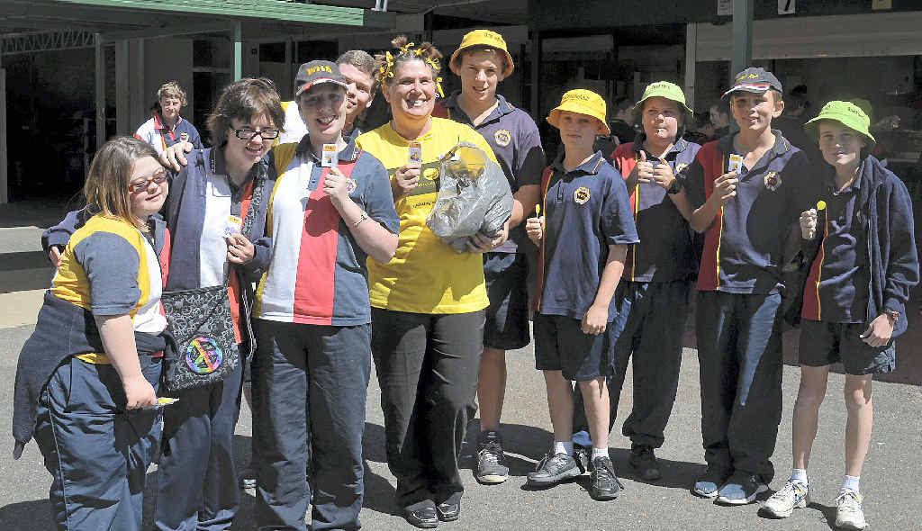 SUPPORTIVE STUDENTS: Jacinta Settree, Jacinta Saunders, Vicki Vines, Brady Tolton, Tammy Brown, Kaige Bell, Blake Johnson, Blake Rielly, Thomas Farrow and Justin Cecil celebrating R U OK? Day at Warwick State High School on Friday.